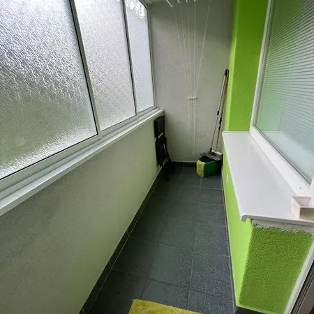 Appartamento Ticha Lokalita, Mhd Do 5 Minut, Len 2 Km Od Centra Košice