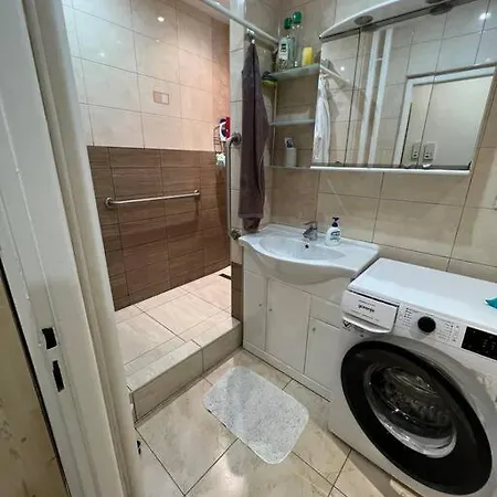 Appartamento Ticha Lokalita, Mhd Do 5 Minut, Len 2 Km Od Centra